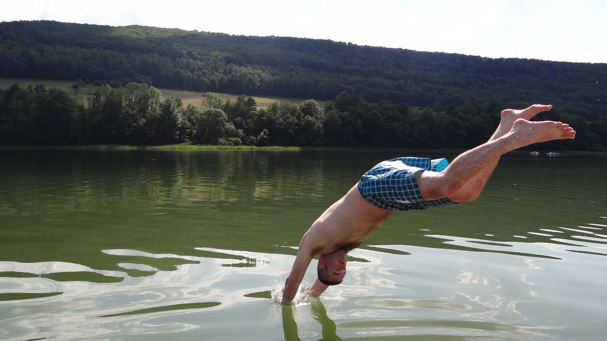 Na główkę ! Jezioro Myczkowskie - Bieszczady