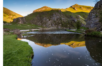 River-Dove-and-Thorpe-Cloud---Peak-District-Landscape-Photography.jpg